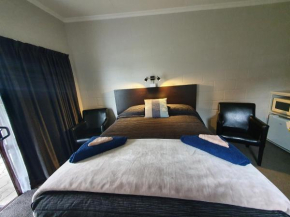 Matador Motel, Masterton